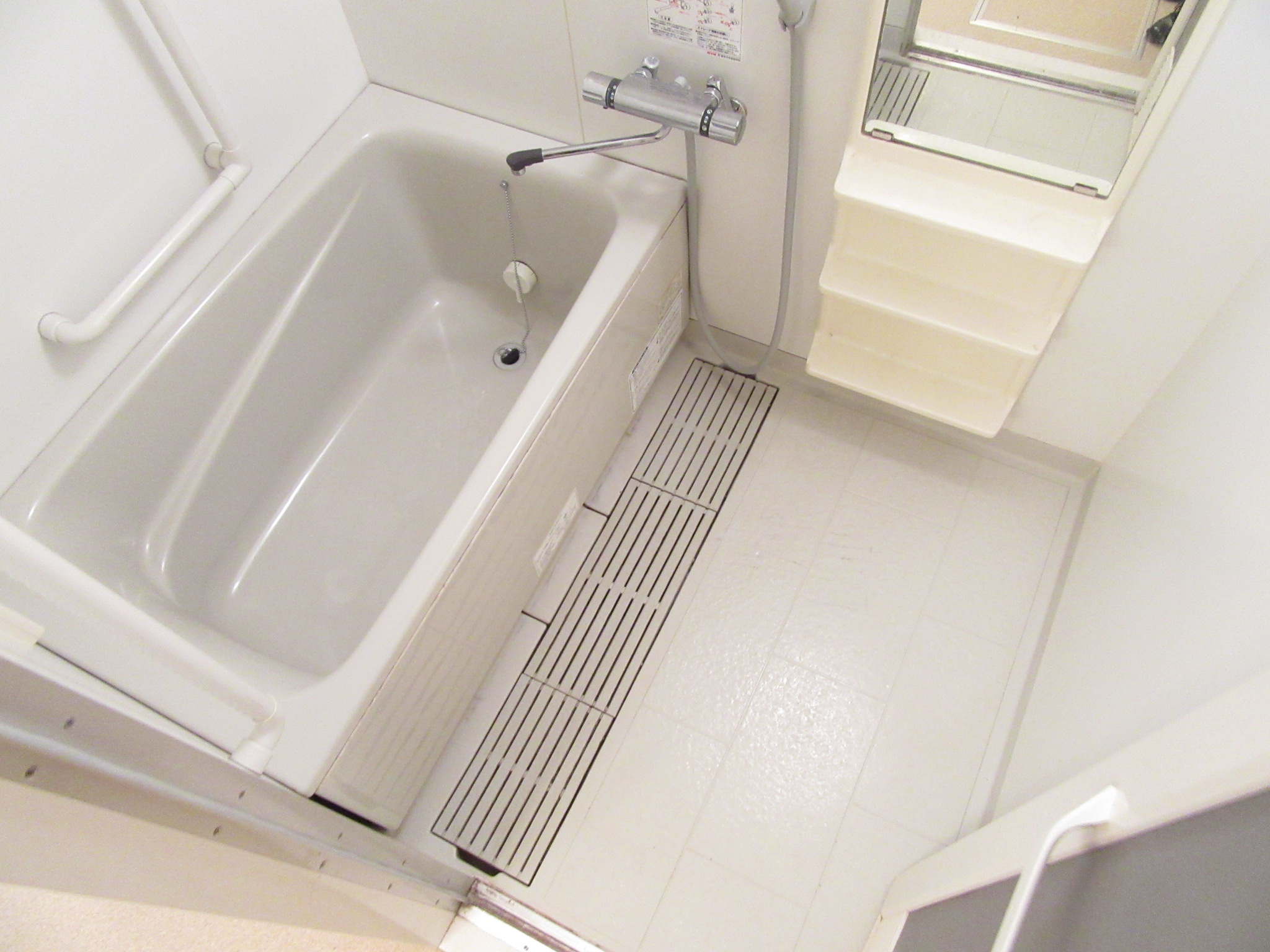 バス・シャワールーム　室内は現状を優先します