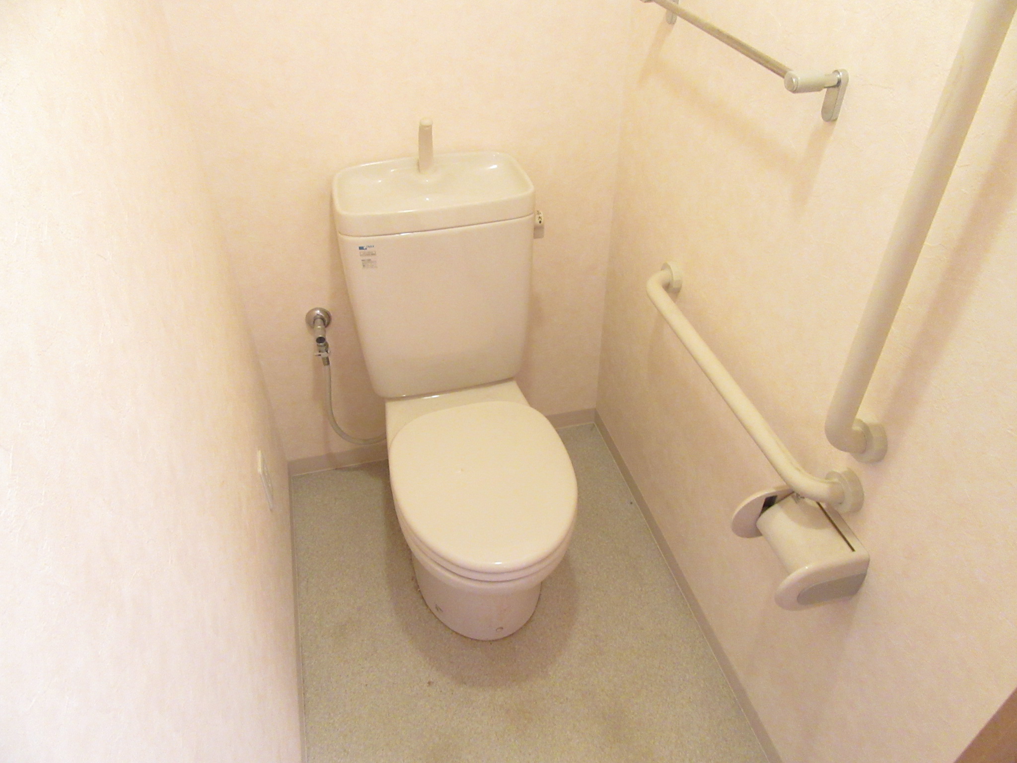 トイレ　室内は現状を優先します