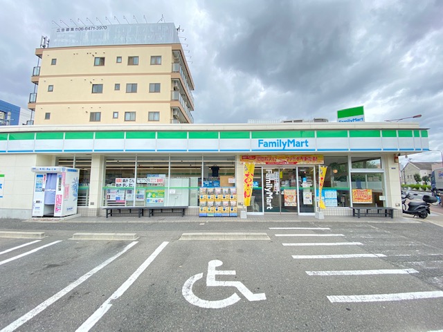 コンビニ　ファミリーマート千舟三丁目店（コンビニ）まで129m
