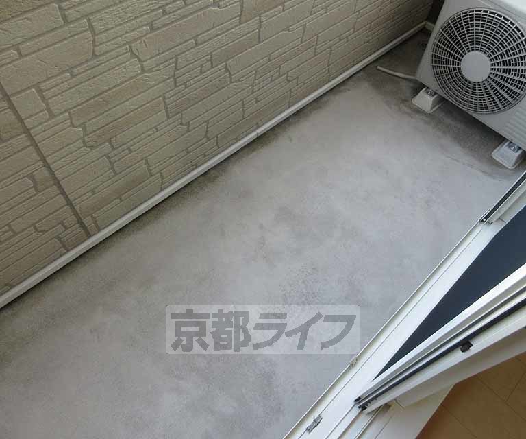 バルコニー　十分な広さのバルコニーです