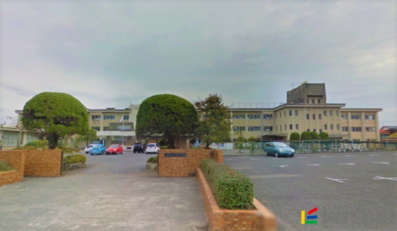 中学校　上峰中学校（中学校）まで1900m