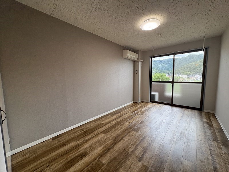 居室・リビング　南向きで陽当たりが良いです♪