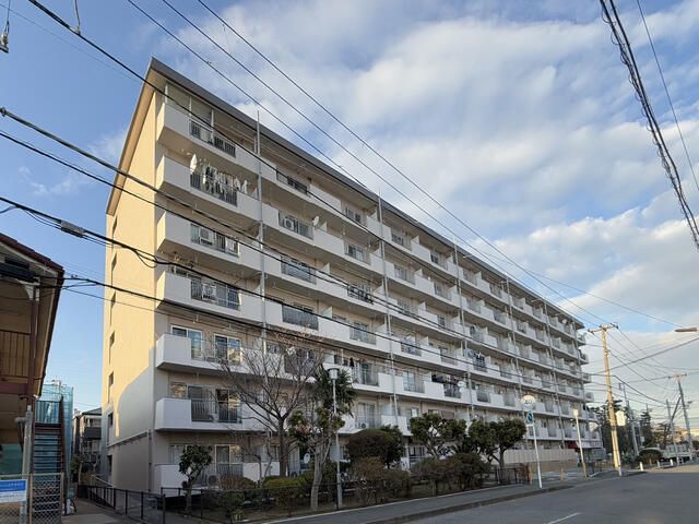 市川市行徳駅前のマンションの建物外観