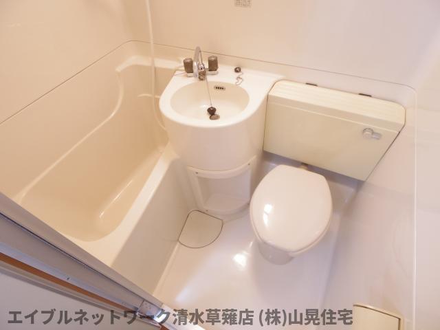 バス・シャワールーム　落ち着いた空間のお風呂です