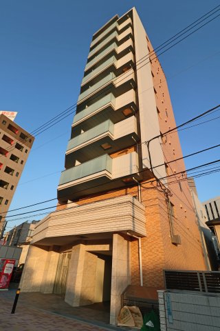 【船橋市本町のマンションの建物外観】