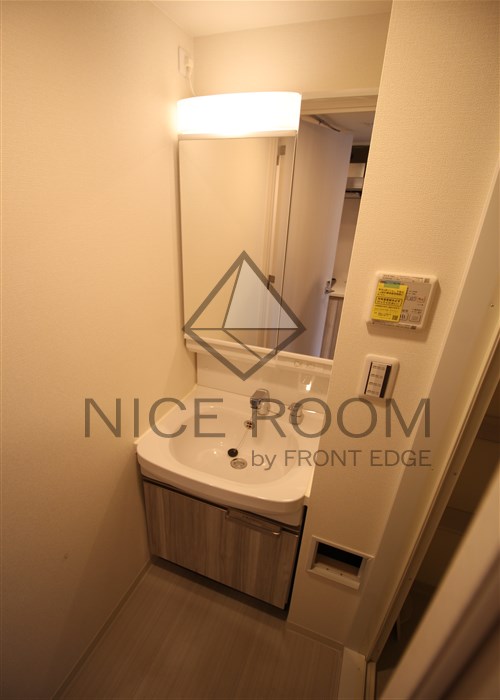 洗面設備　エステムコート四天王寺夕陽丘II　独立洗面台