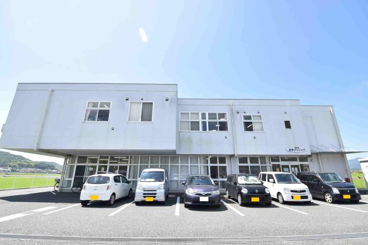 病院　友安クリニック（病院）まで554m