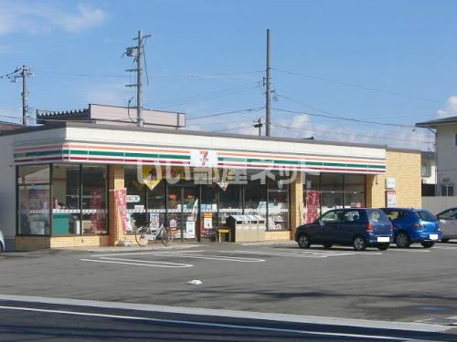 コンビニ　セブンイレブン 福井みのり店（コンビニ）まで586m