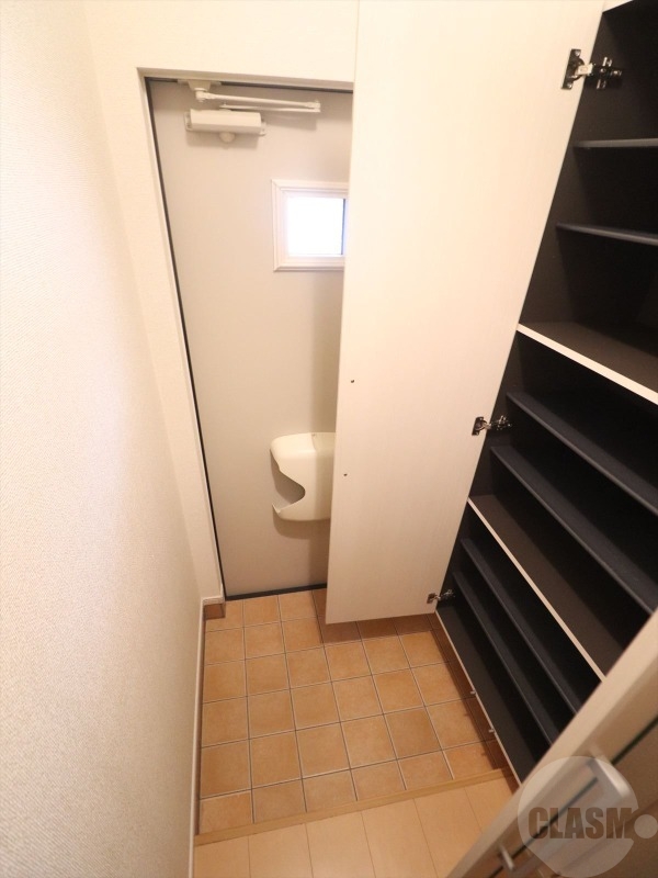 玄関　シューズボックス付き