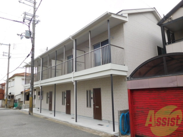 建物外観　こじんまりした建物！