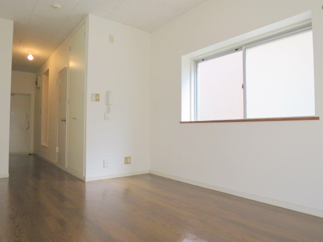 居室・リビング　★洋室ニ面採光★