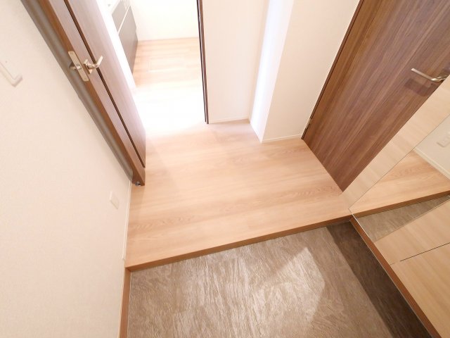 玄関　収納もある玄関です