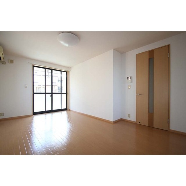 居室・リビング　※内観写真は全て角部屋