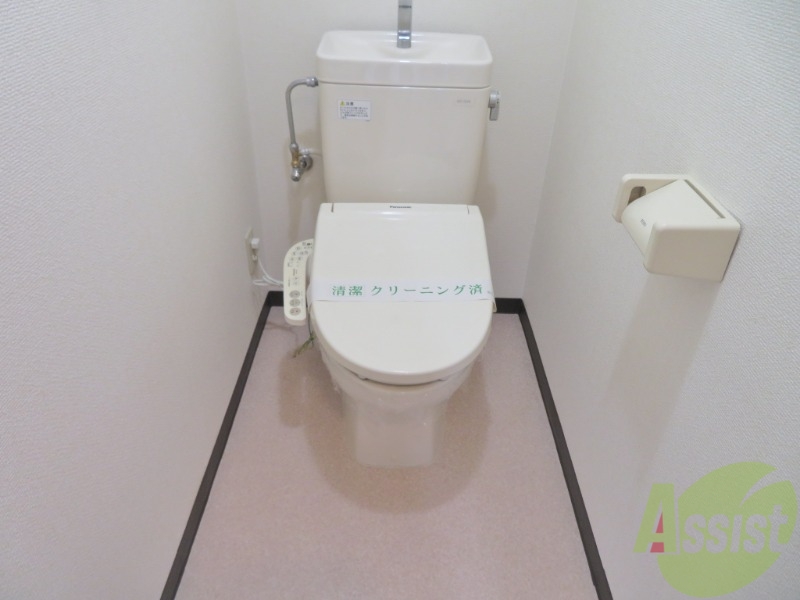 トイレ　こちらはトイレです。清潔感があり、安心して使用できます。