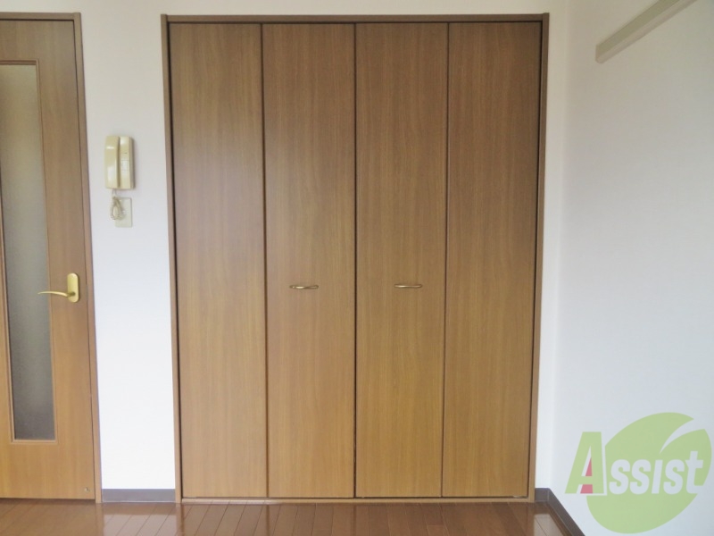 収納　クローゼットがありました。お洋服や荷物はここへ