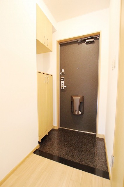玄関　同物件別号室