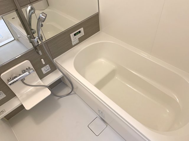 バス・シャワールーム　追い焚き機能付き