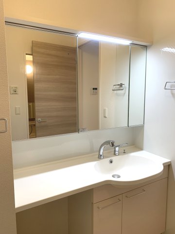 洗面設備　洗髪洗面化粧台