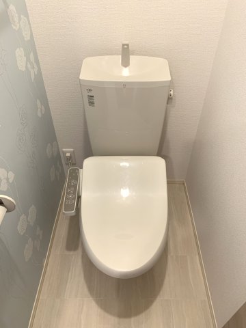 トイレ　温水洗浄暖房便座