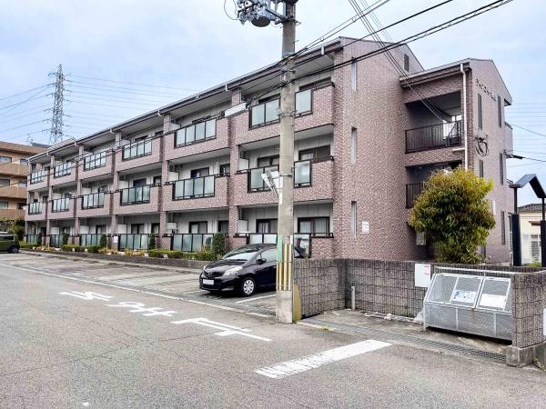 建物外観　鉄骨造のマンション！