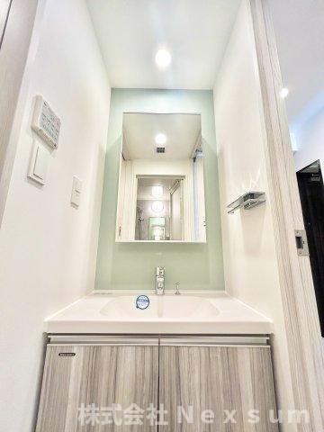 洗面設備　使いやすい洗面所です