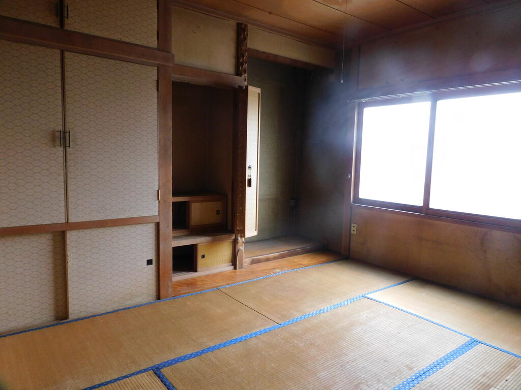 その他部屋・スペース　2階道路側和室6帖