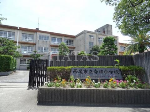 小学校　西尾市立寺津小学校（小学校）まで300m