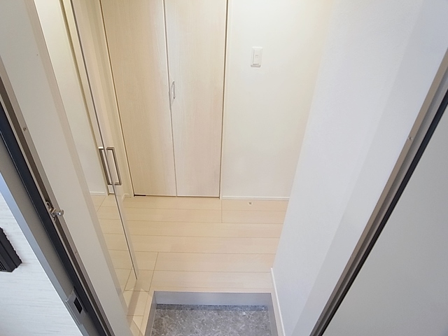 玄関　玄関にはシューズボックスもございます。