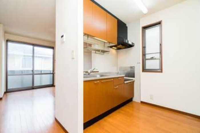 キッチン　※別号室の写真となります。