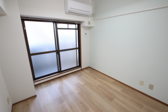 居室・リビング　※別部屋のお写真です。