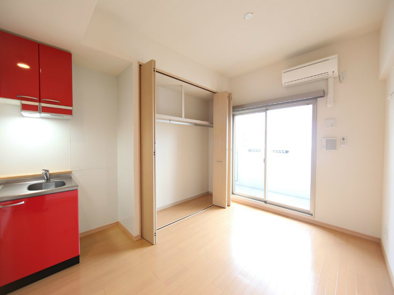 バルコニー　洋室7.9帖　クローゼット付（収納充実してます）