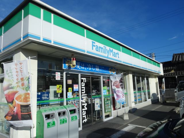 コンビニ　ファミリーマート（コンビニ）まで1100m