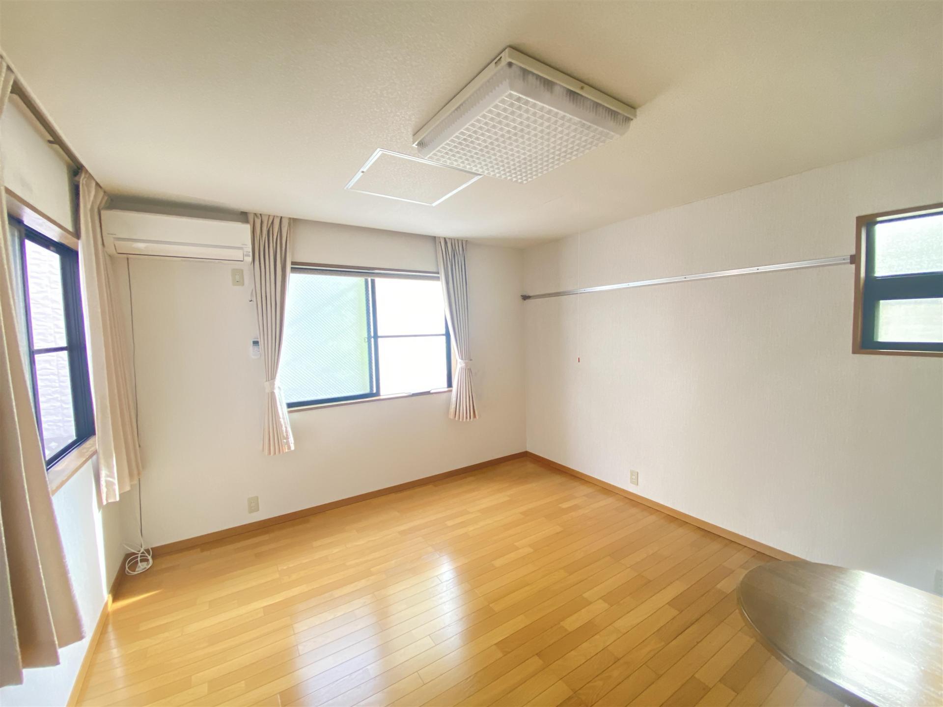 居室・リビング　広い居室で使いやすいお部屋です☆