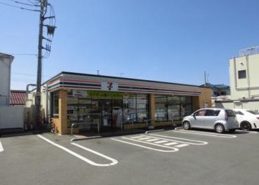 コンビニ　セブンイレブン東福生駅南店（コンビニ）まで185m