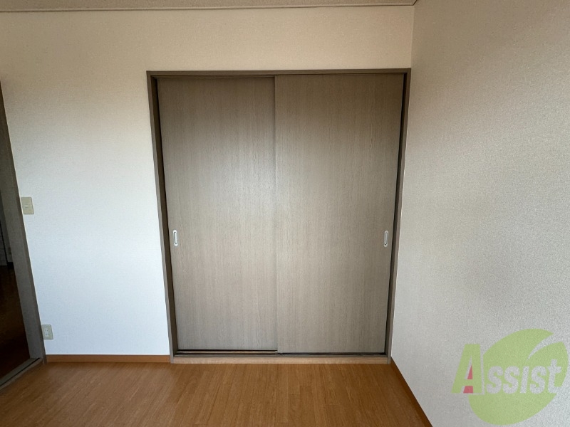 収納　洋室のクローゼット。広さは十分そうです。