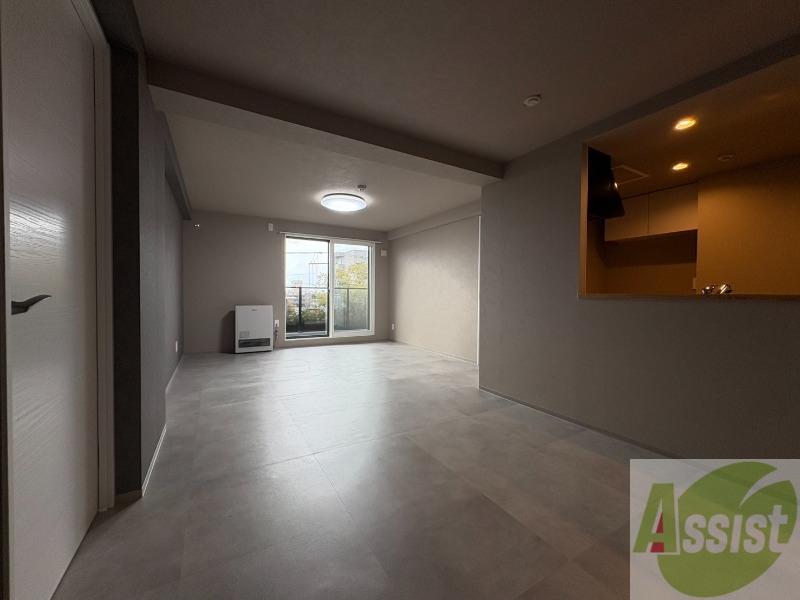 居室・リビング　広々としたリビングですね。使い勝手がよさそうですね！