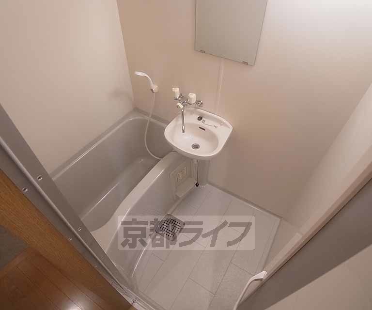 バス・シャワールーム　セパレートの浴室です。