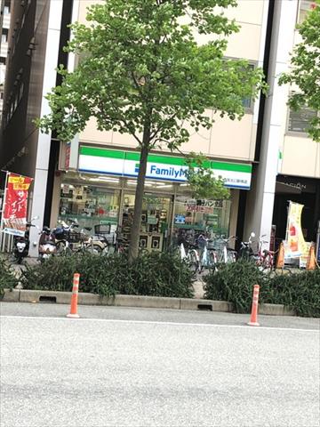コンビニ　ファミリーマート（コンビニ）まで298m