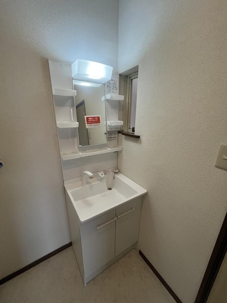 洗面設備　2025年7月シャワー付き洗面化粧台設置