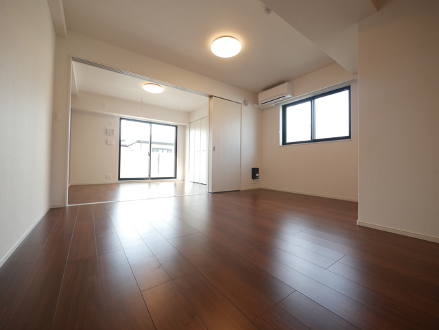 居室・リビング　★フローリングの綺麗なリビングルームですね★