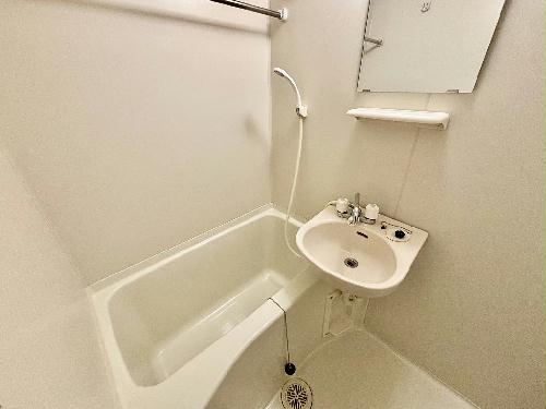 バス・シャワールーム　設備・仕様は号室により異なる為、現状を優先いたします。