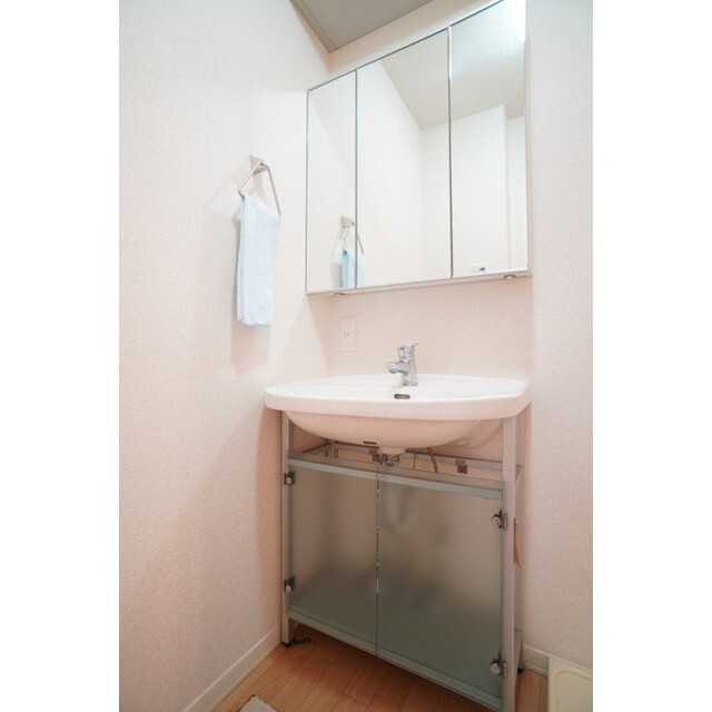 洗面設備　独立洗面化粧台です♪