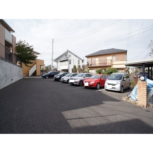 駐車場　敷地内駐車場（要空き確認