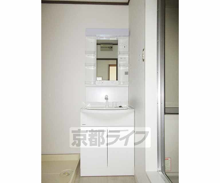 洗面設備　大きく使いやすい洗面台