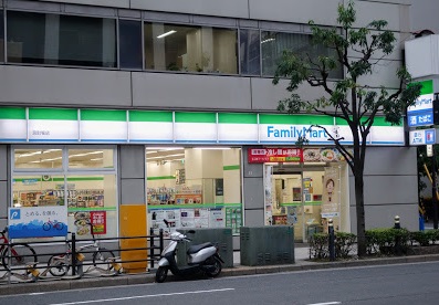 コンビニ　ファミリーマート 京町堀店（コンビニ）まで259m