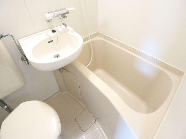 トイレ　コンパクトで使いやすいトイレです