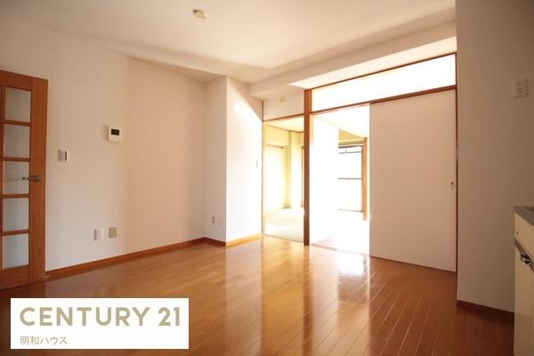 居室・リビング　広々明るいDK7帖です♪