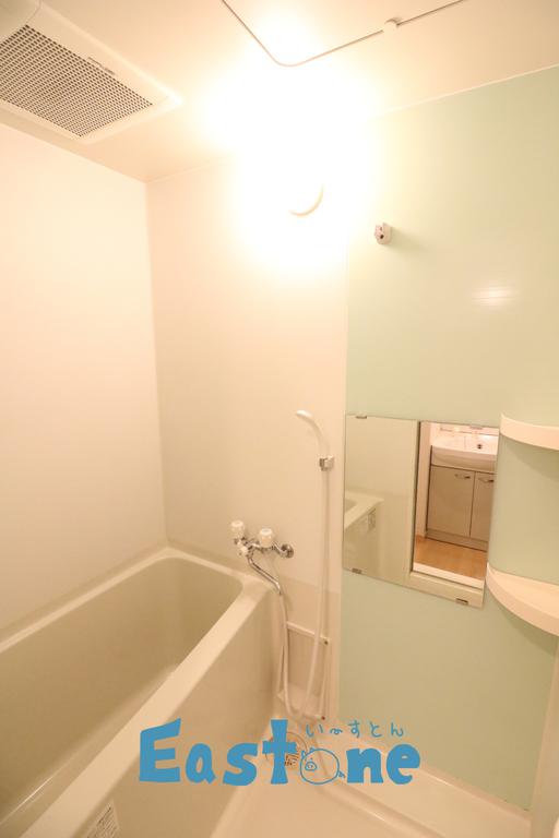 バス・シャワールーム　壁のカラーが可愛いお風呂♪一日の疲れを洗い流せます♪