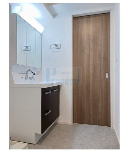 洗面設備　使いやすい独立洗面台☆