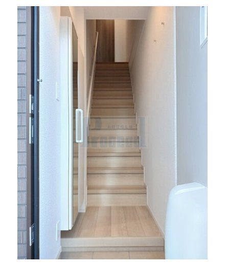 玄関　広々とした玄関部分